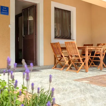 Appartement Nikola *